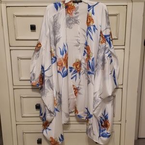 Floral flowy tunic NWOT